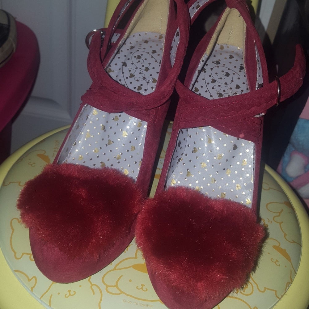 Liz Lisa Fluffy Heart Pumps